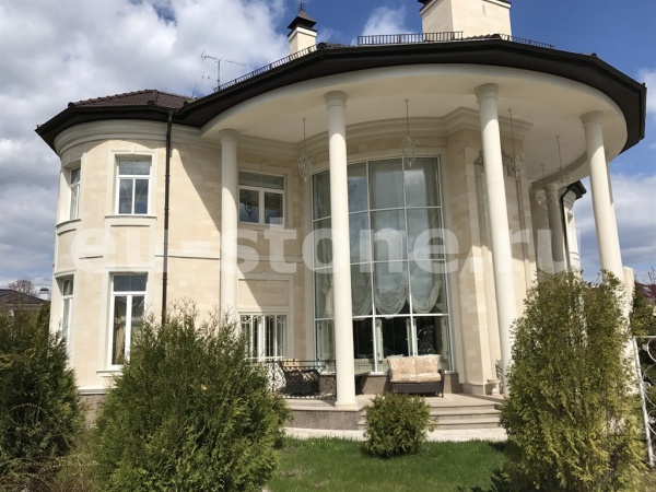 Дом из песчаника