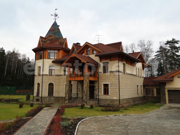 Облицовка дома ракушечником