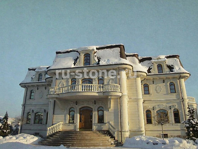 Облицовка фасада дома известняком