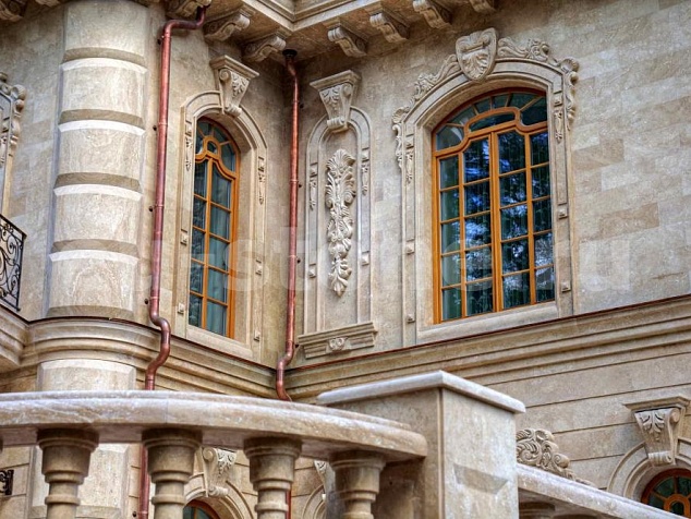 Фасады из травертина