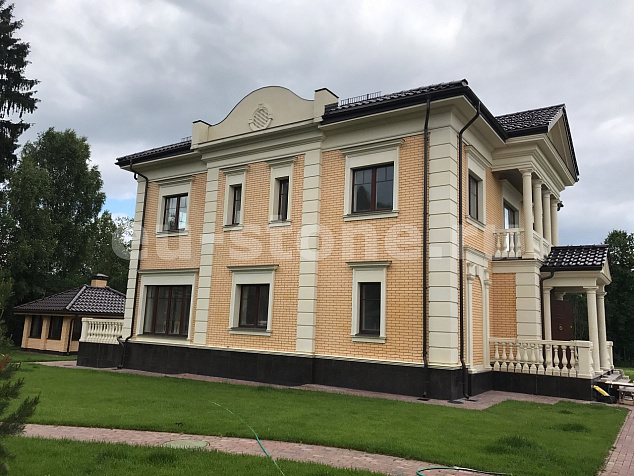 Отделка дома известняком